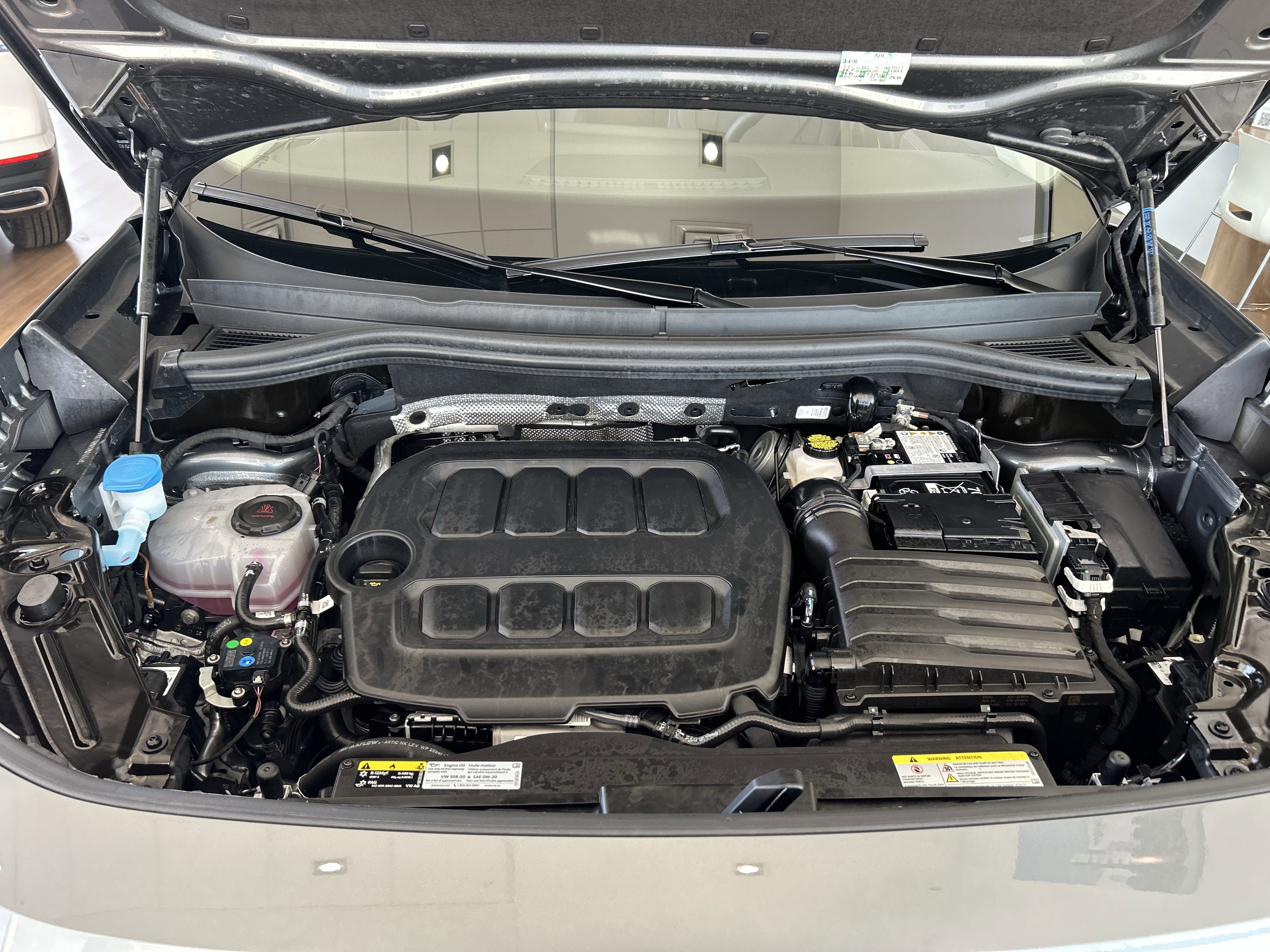 Certified 2025 Volkswagen Tiguan SE image 27