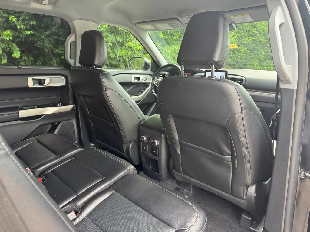 Used 2021 Ford Explorer Limited w/ Equipment Group 301A AWD/4WD image 19