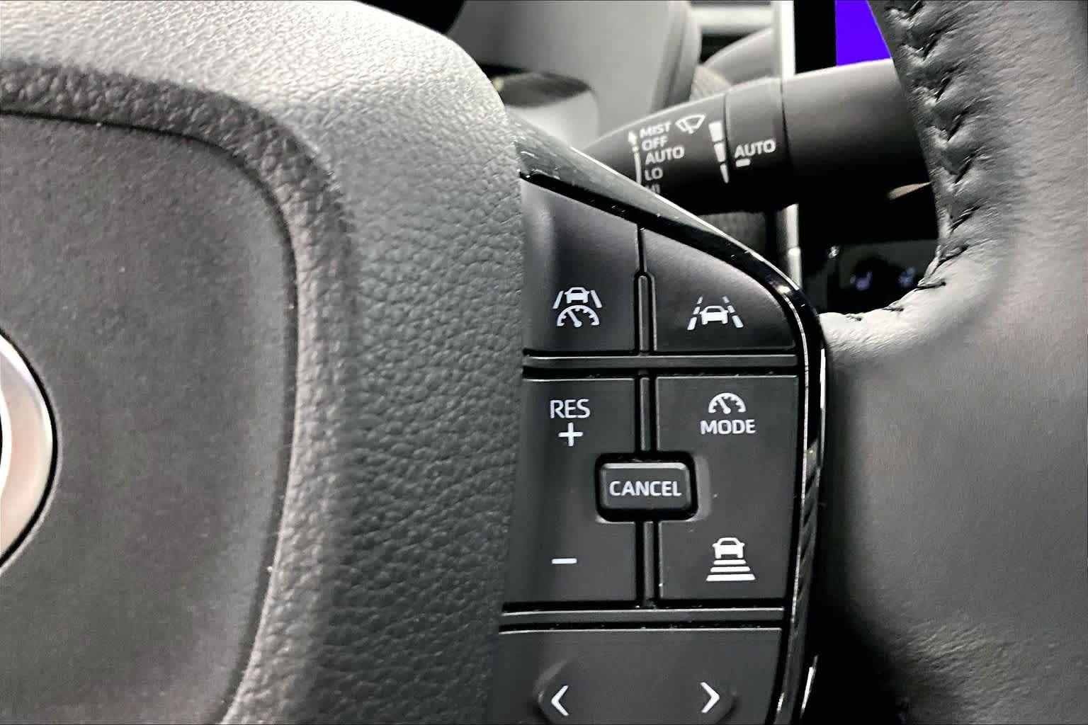 Used 2024 Toyota bZ4X FWD image 24