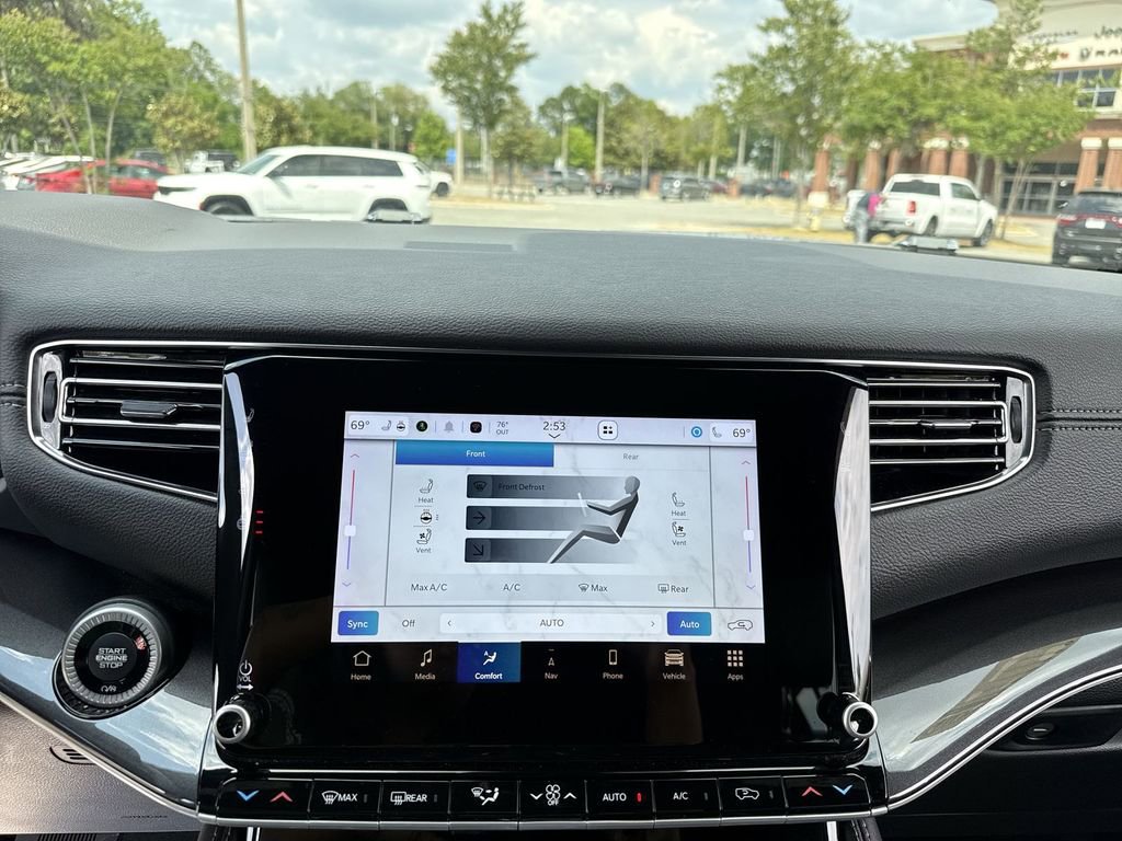 Used 2023 Jeep Wagoneer 2WD w/ Premium Group I image 21