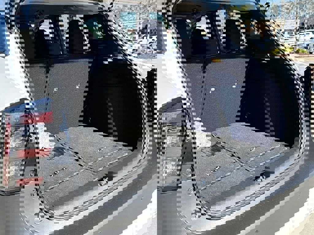 Used 2025 Nissan Kicks SV image 33