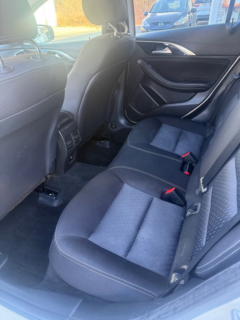 Used 2017 INFINITI QX30 image 9