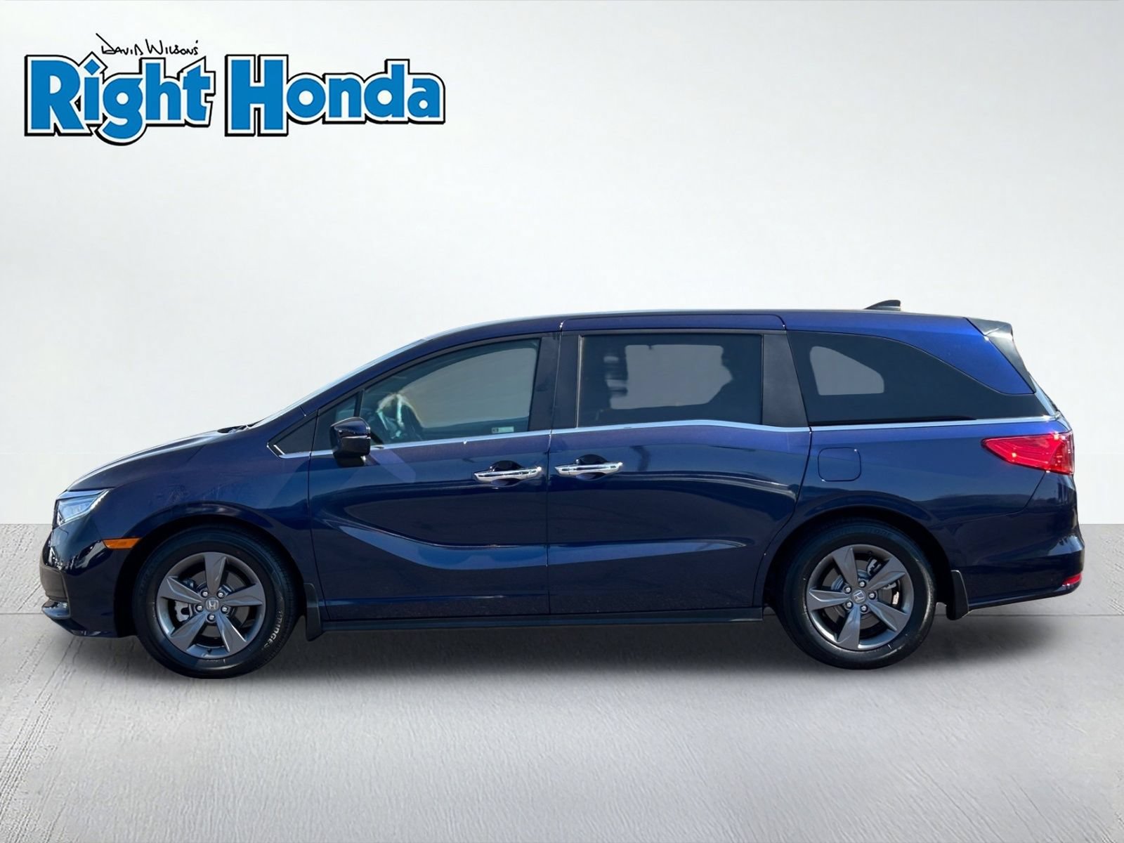 Used 2024 Honda Odyssey EX image 3