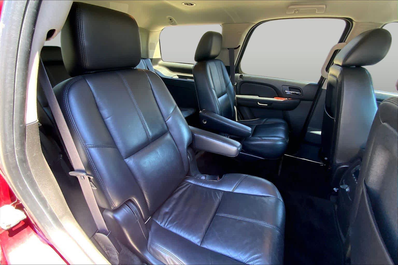 Used 2011 Chevrolet Tahoe LT w/ Texas Edition RWD image 19