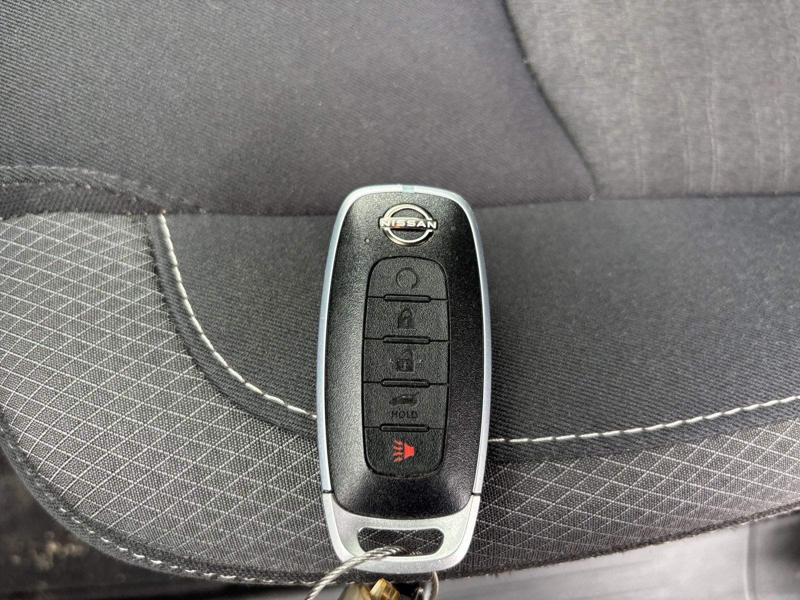 Used 2025 Nissan Pathfinder SV image 27