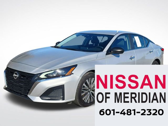 Used 2024 Nissan Altima 2.5 SV image 1