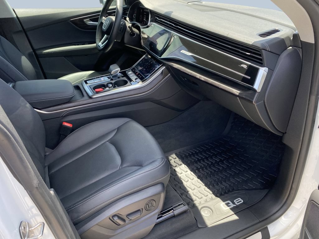 Used 2023 Audi Q8 Prestige w/ Prestige Package AWD/4WD image 19