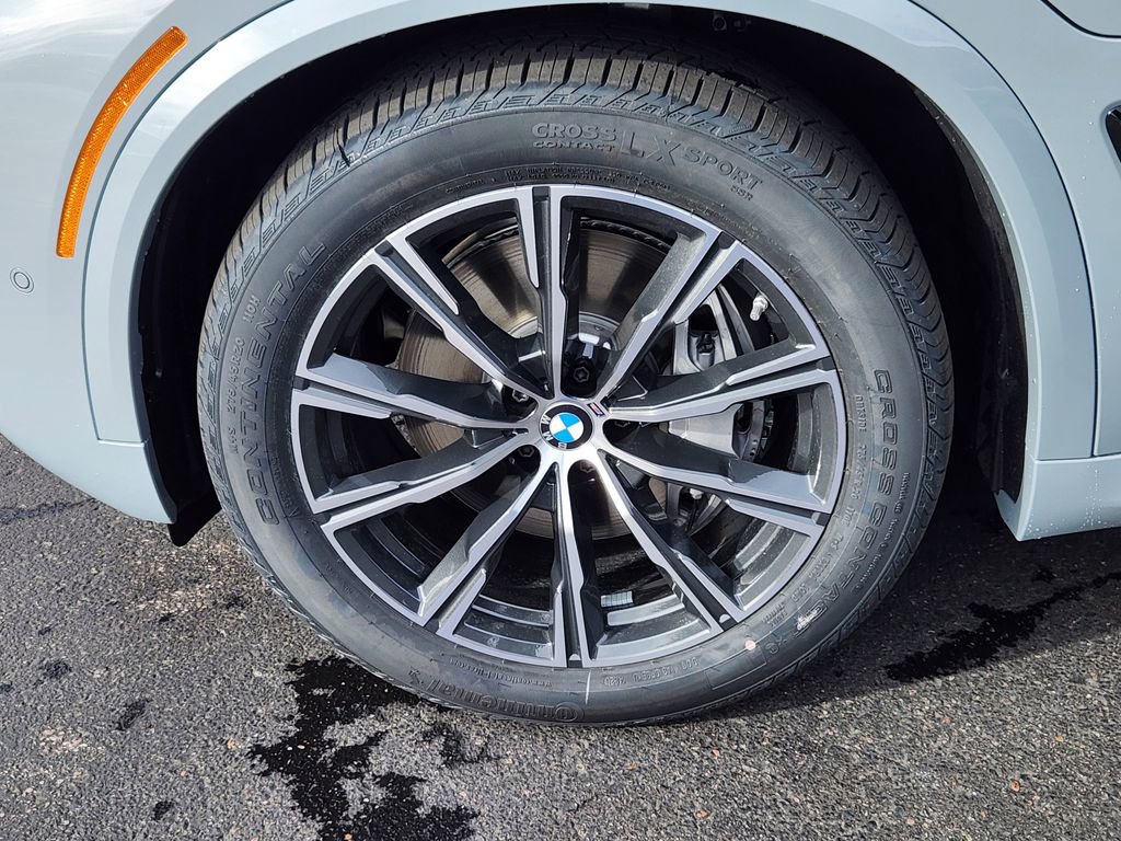 New 2026 BMW X5 xDrive50e image 7