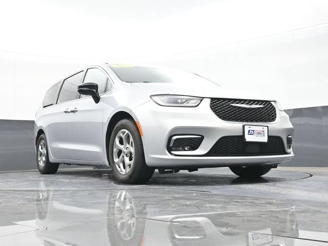 Used 2024 Chrysler Pacifica Limited FWD image 49