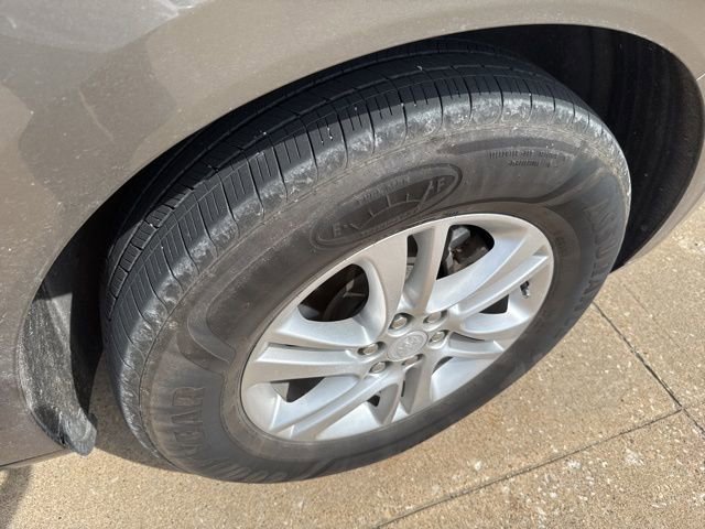 Used 2020 Buick Enclave Essence image 25