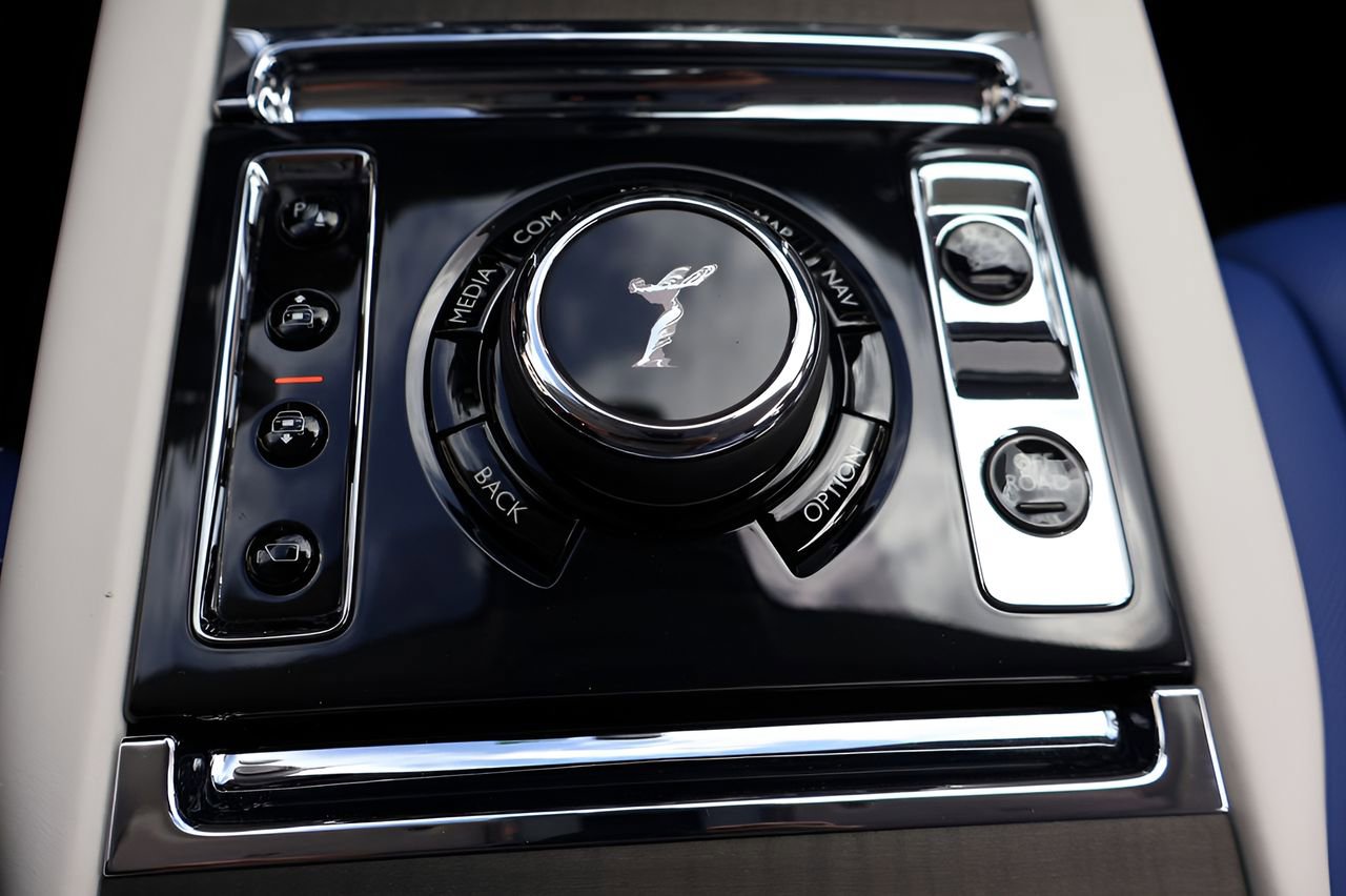 Certified 2023 Rolls-Royce Cullinan image 28