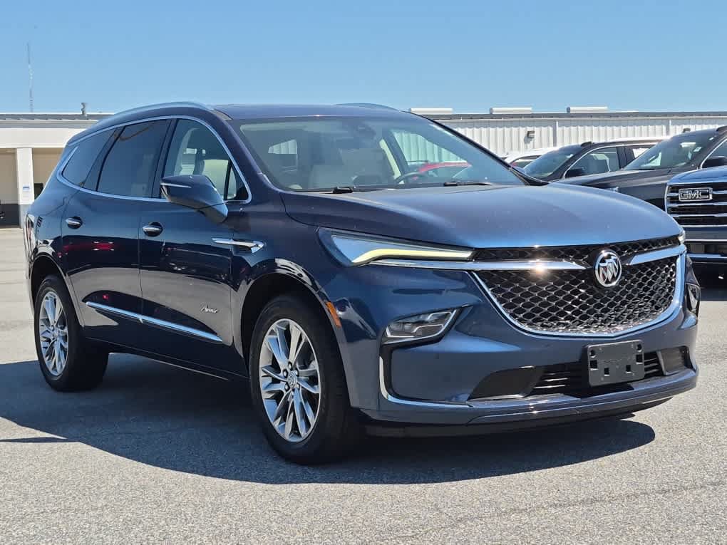 Used 2023 Buick Enclave Avenir w/ Avenir Technology Package AWD/4WD image 3