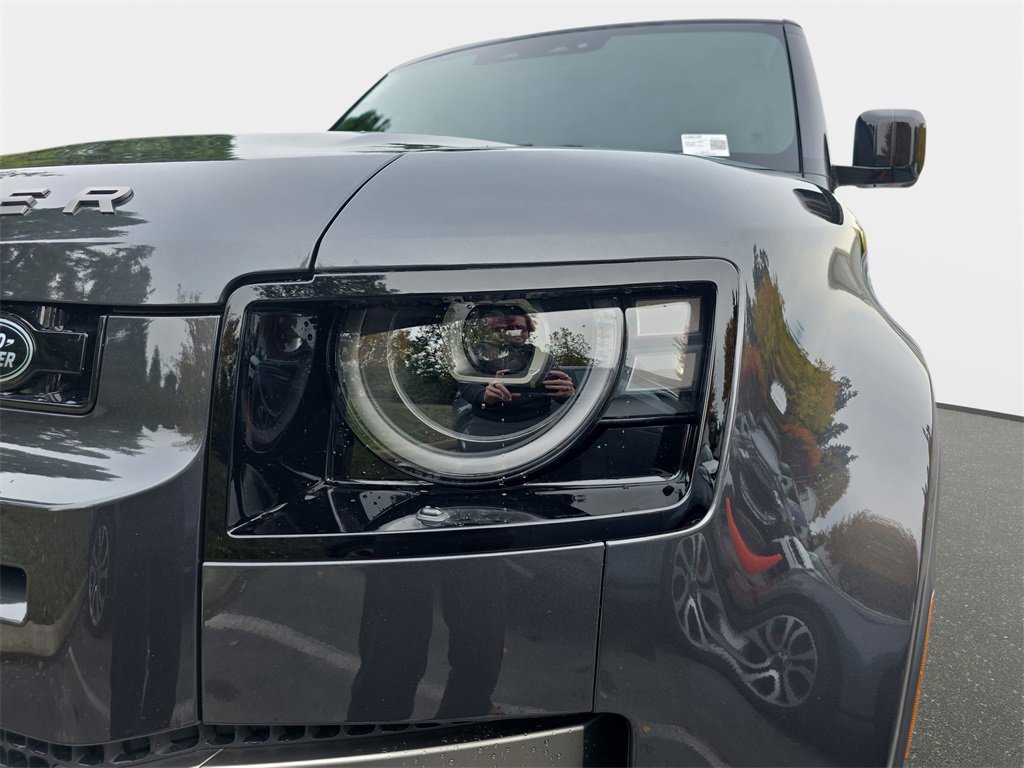 New 2026 Land Rover Defender 110 S image 34