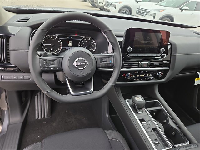 New 2025 Nissan Pathfinder SV w/ Black Appearance Package image 32