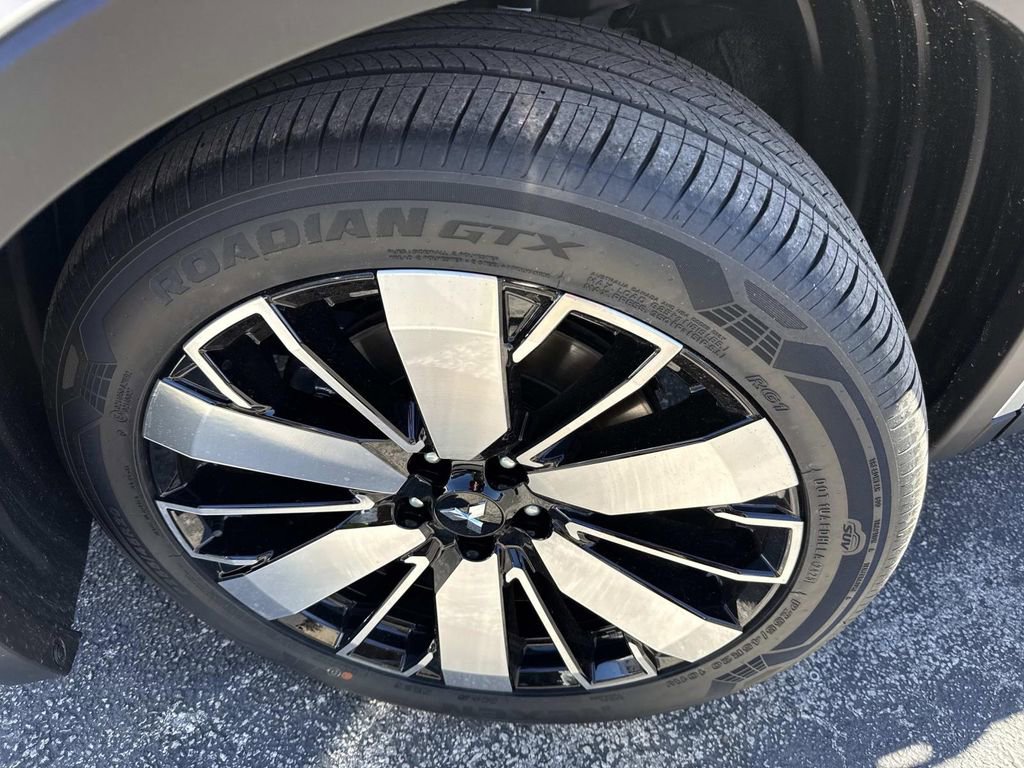 New 2026 Mitsubishi Outlander SE image 10