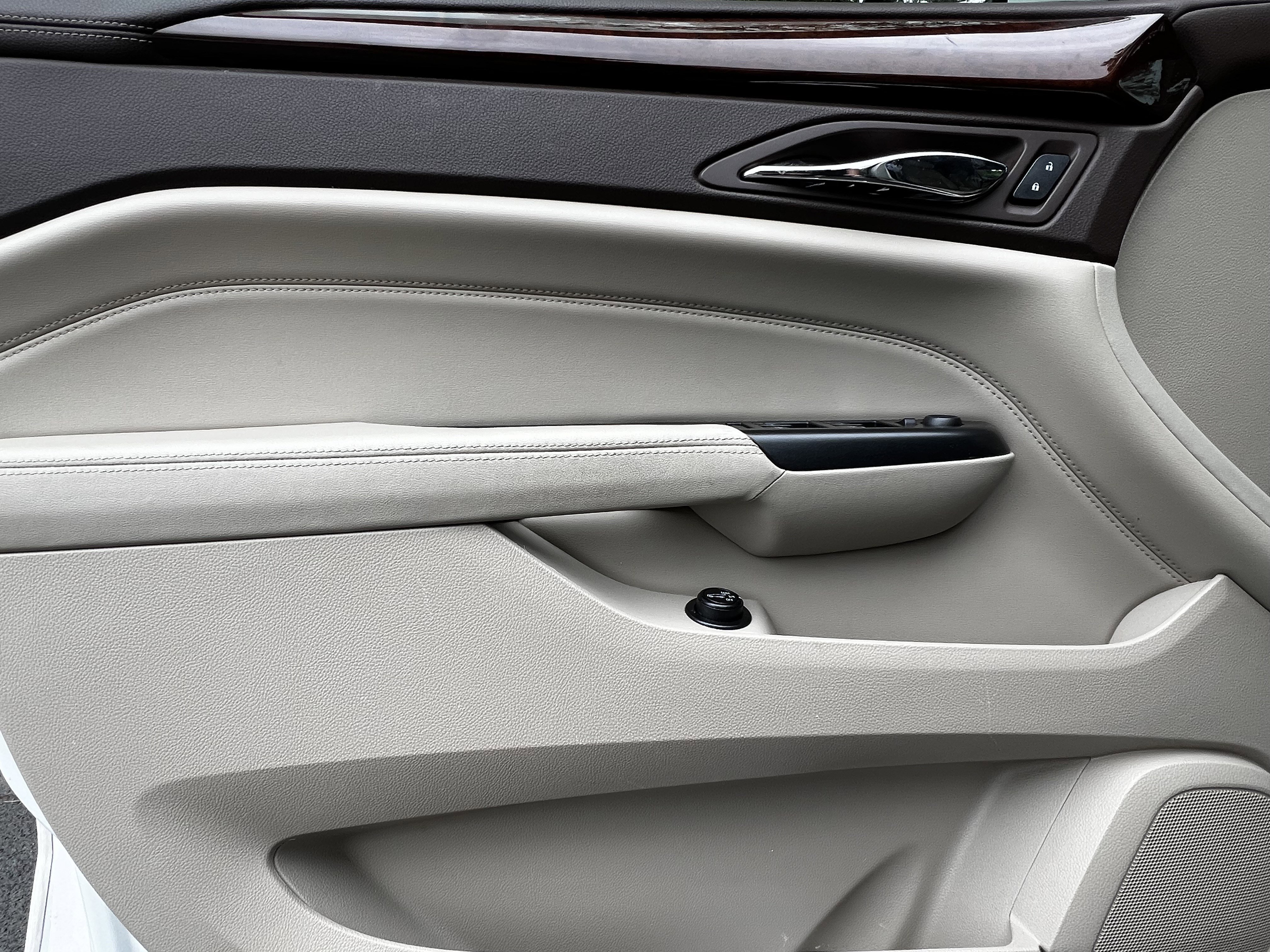 Used 2016 Cadillac SRX Premium AWD/4WD image 13