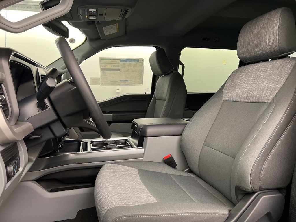 New 2025 Ford F250 XLT w/ Black Appearance Package image 27