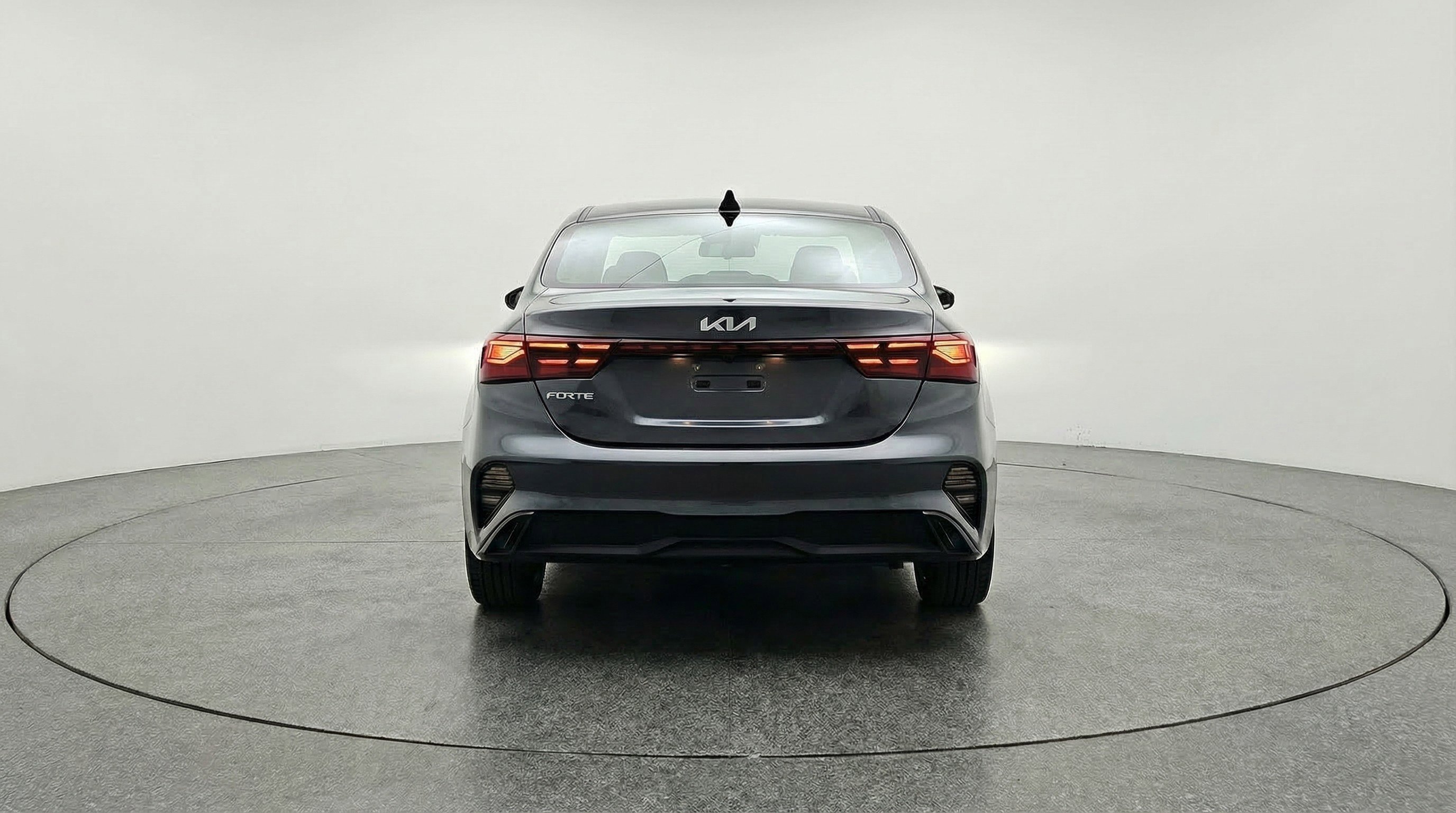Used 2024 Kia Forte LXS image 7