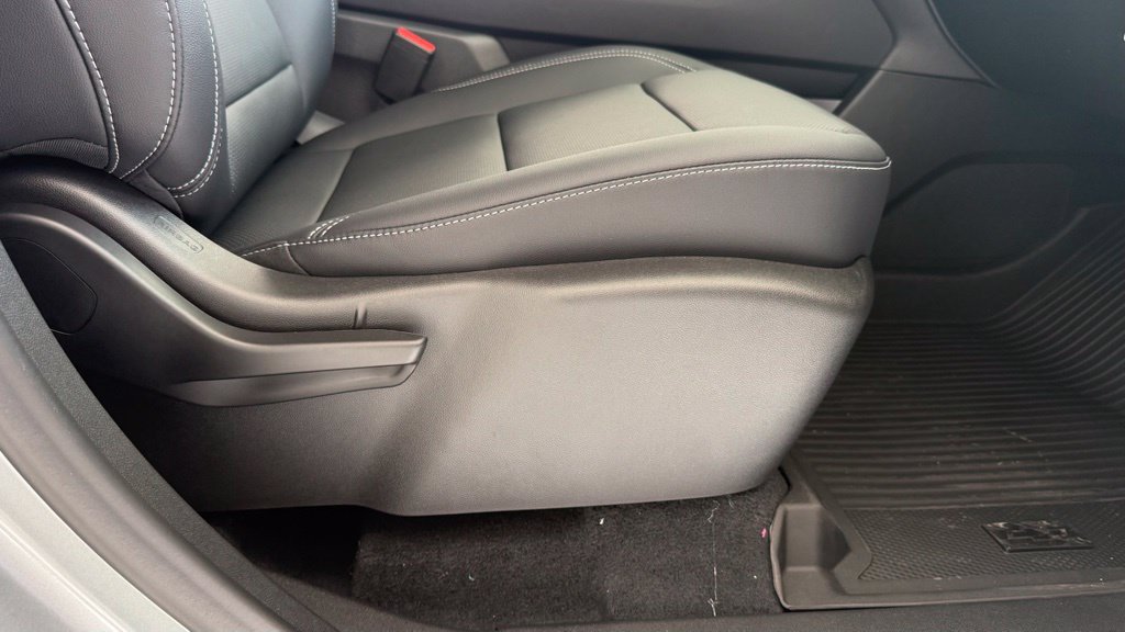 New 2027 Chevrolet Traverse LT w/ Driver Confidence Package FWD image 45