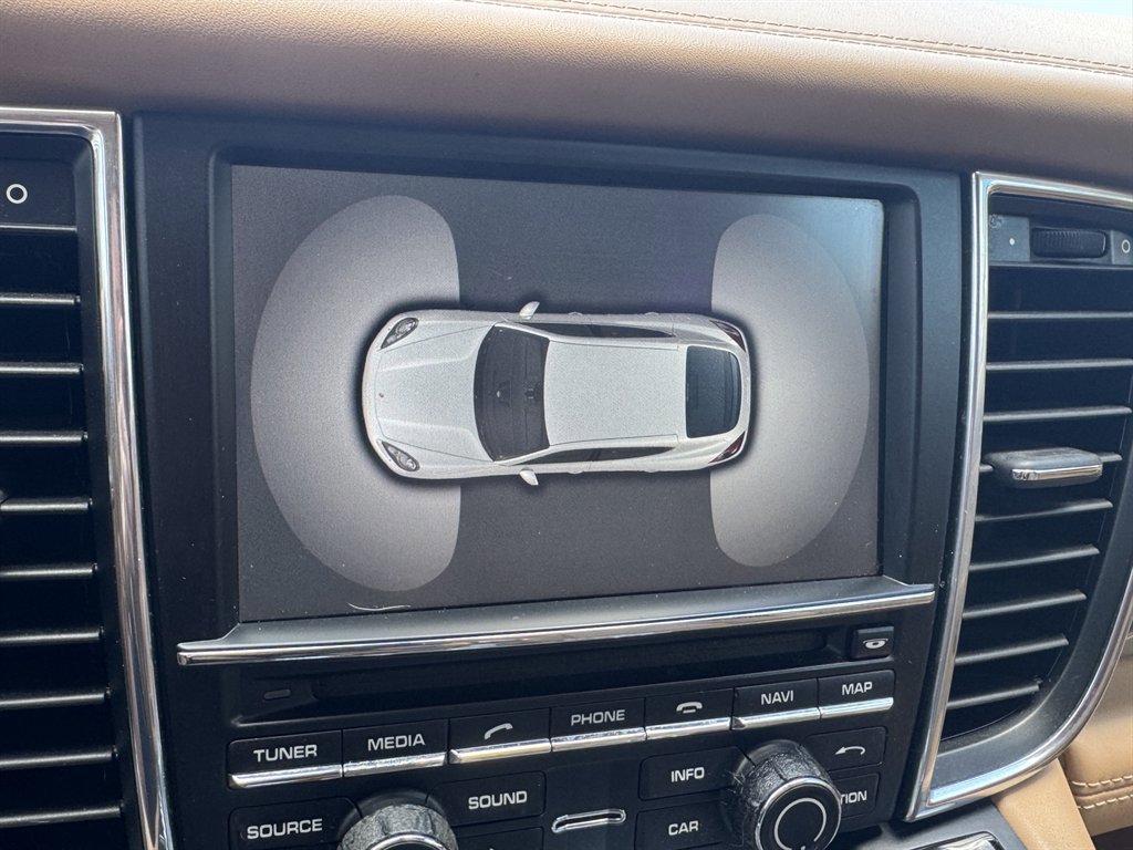 Used 2012 Porsche Panamera 4 image 9
