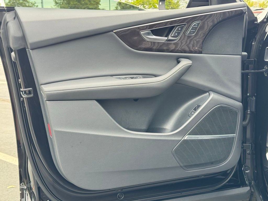 Used 2023 Audi Q8 Premium Plus w/ Premium Plus Package image 27