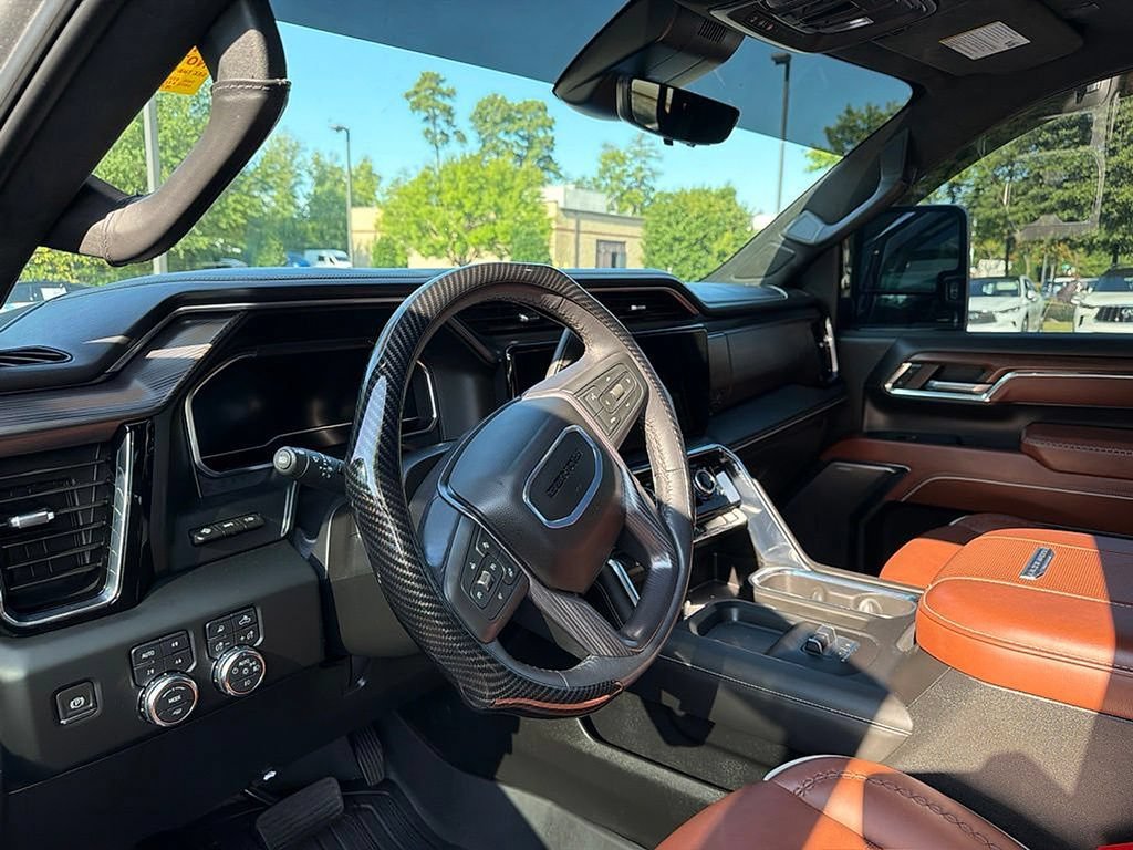 Used 2024 GMC Sierra 2500 Denali Ultimate AWD/4WD image 8