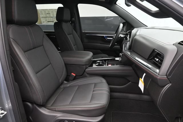 New 2026 Chevrolet Suburban RST w/ RST Capability Package AWD/4WD image 30