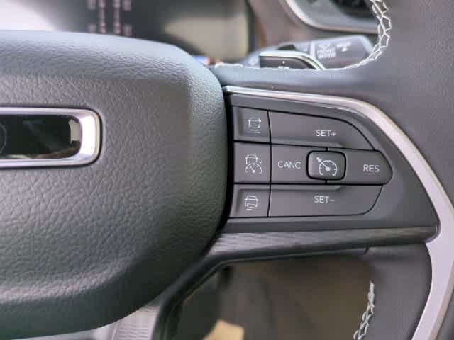 Certified 2024 Jeep Grand Cherokee L Altitude AWD/4WD image 27