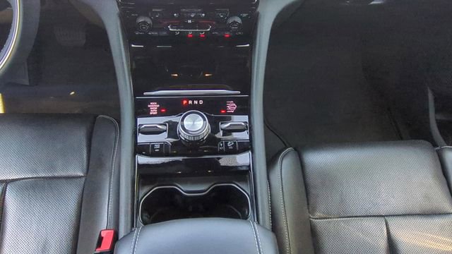 Used 2023 Jeep Grand Cherokee Overland w/ Luxury Tech Group IV AWD/4WD image 15
