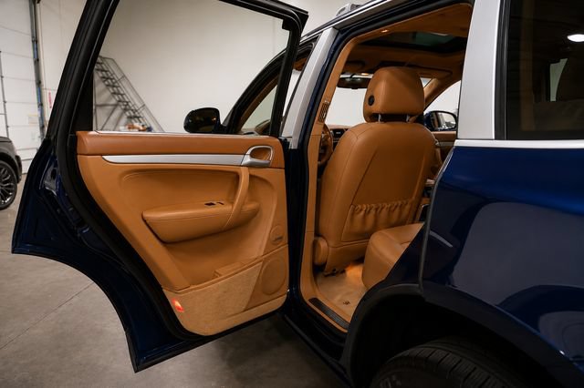 Used 2005 Porsche Cayenne Turbo AWD/4WD image 30