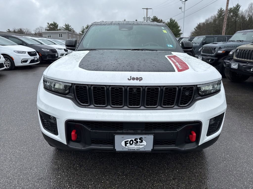 Certified 2022 Jeep Grand Cherokee Trailhawk w/ ADV Protech Group II AWD/4WD image 8