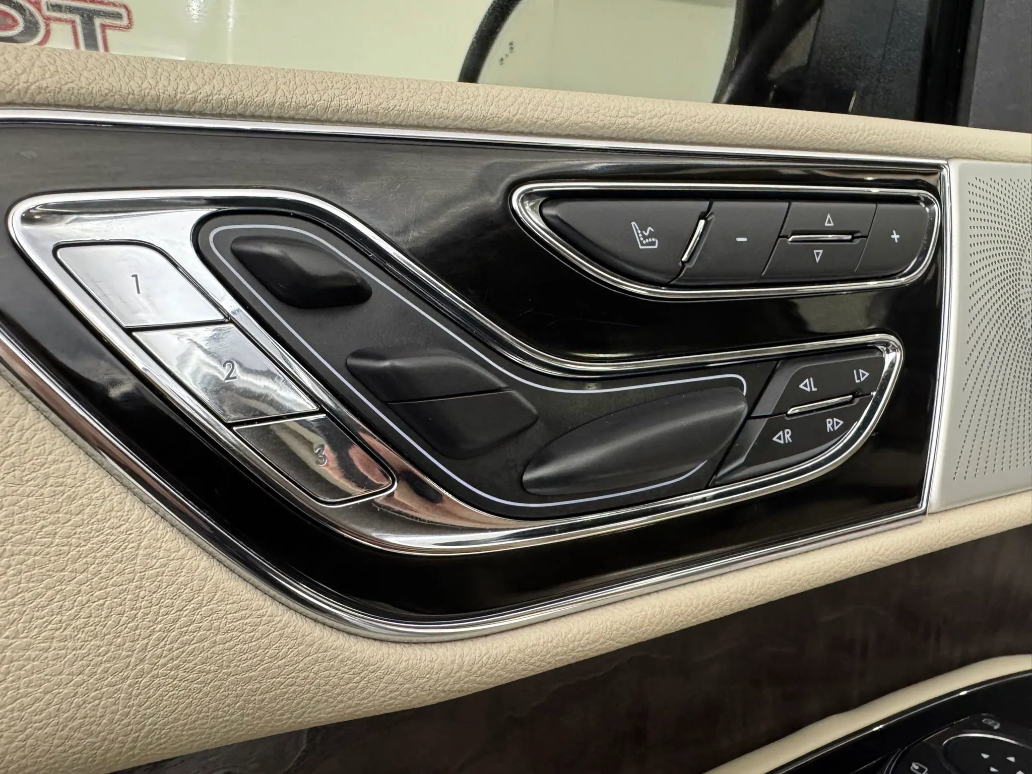 Used 2021 Lincoln Navigator Reserve w/ Luxury Package image 47