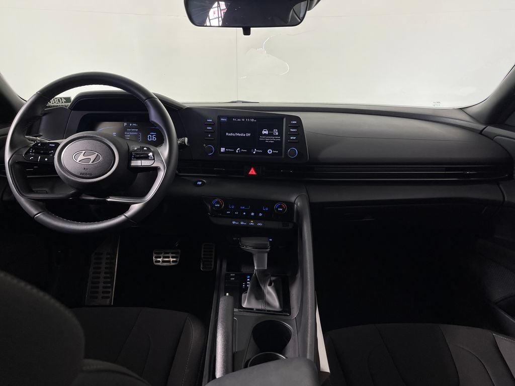 Certified 2025 Hyundai Elantra Sport FWD image 14