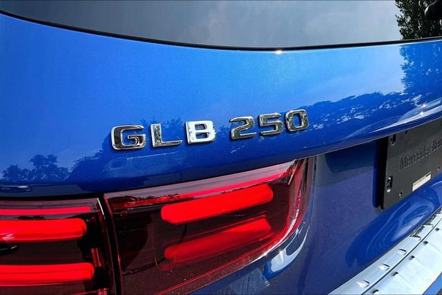 Used 2026 Mercedes-Benz GLB 250 4MATIC image 8