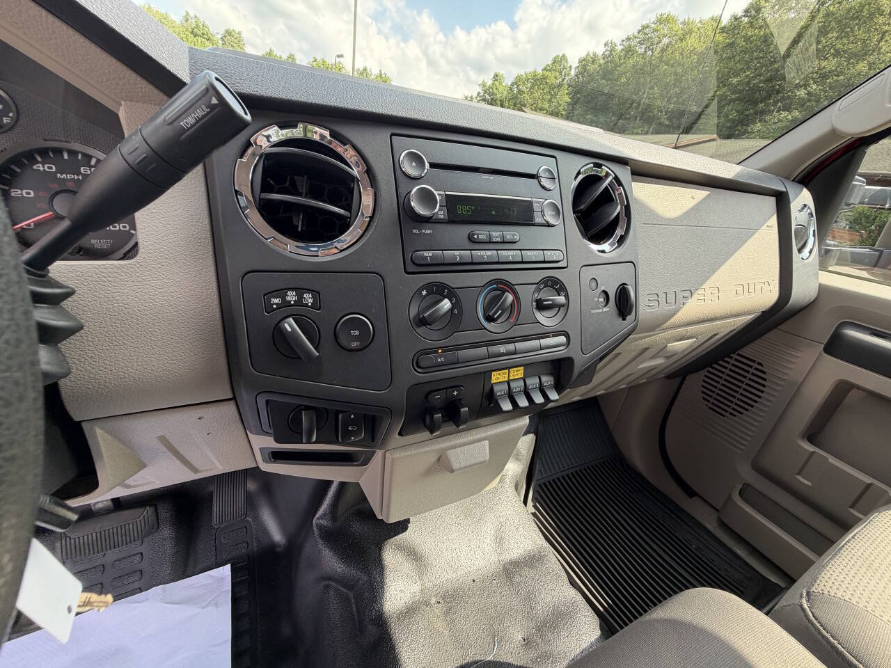 Used 2009 Ford F550 4x4 Regular Cab Super Duty image 44