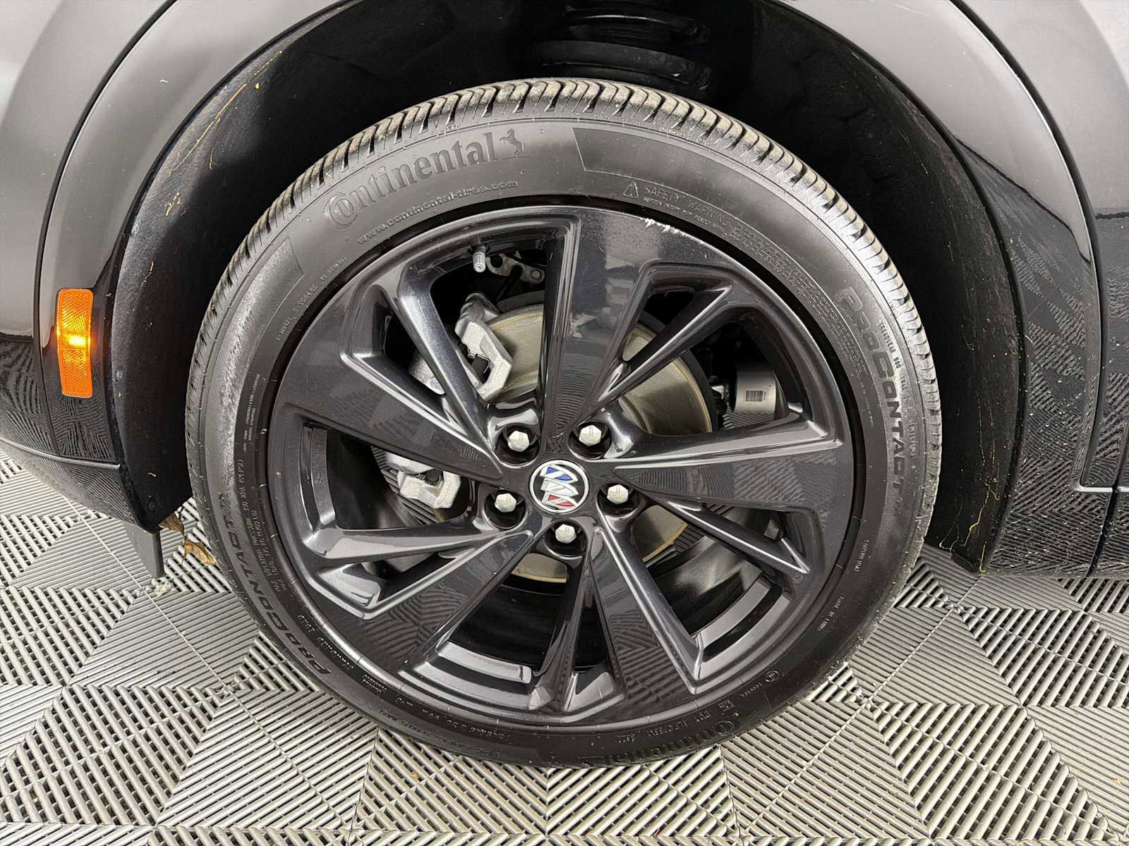 Used 2023 Buick Envision Essence w/ Sport Touring Package image 9
