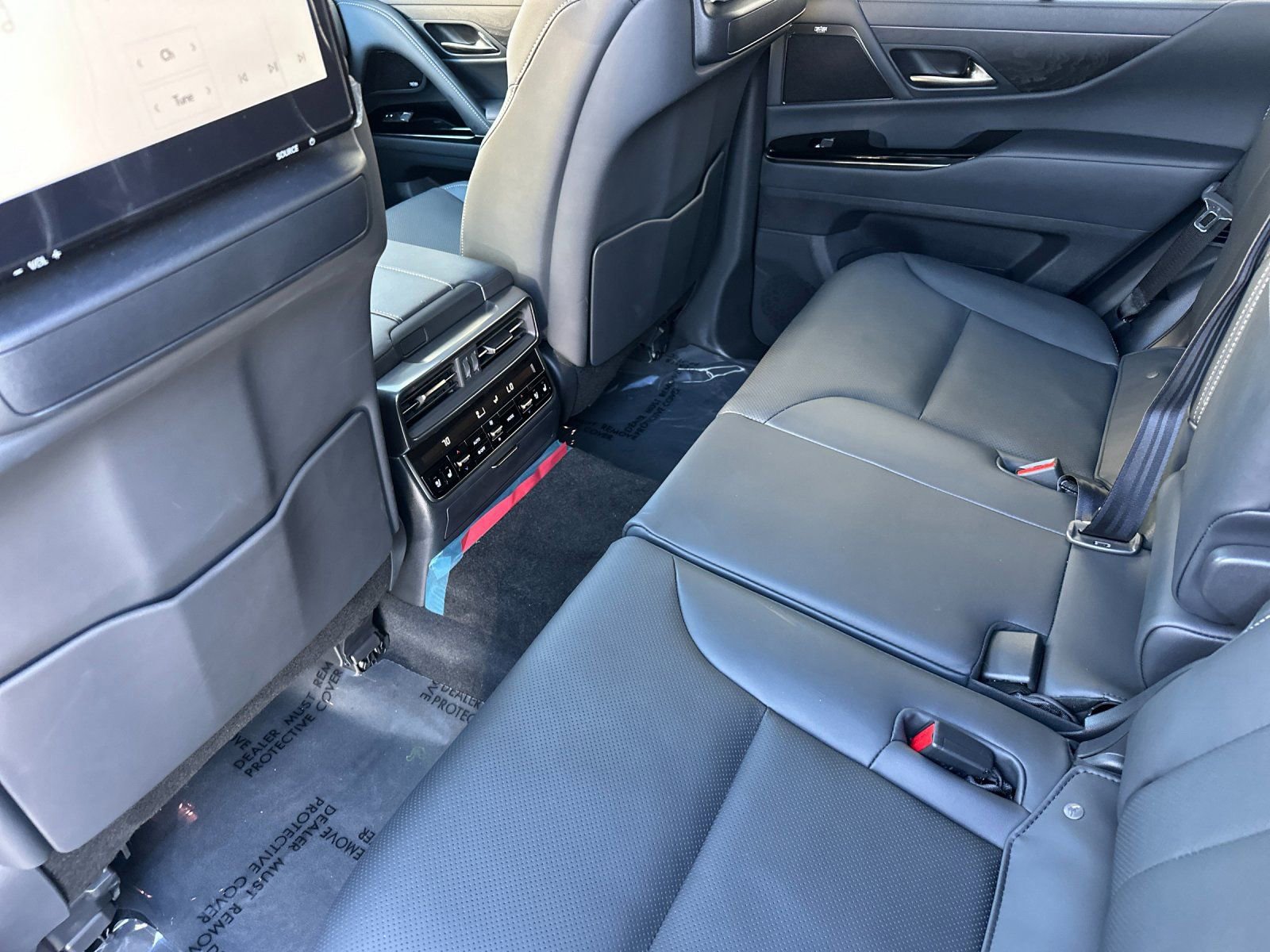 Used 2026 Lexus LX 700h Luxury image 13