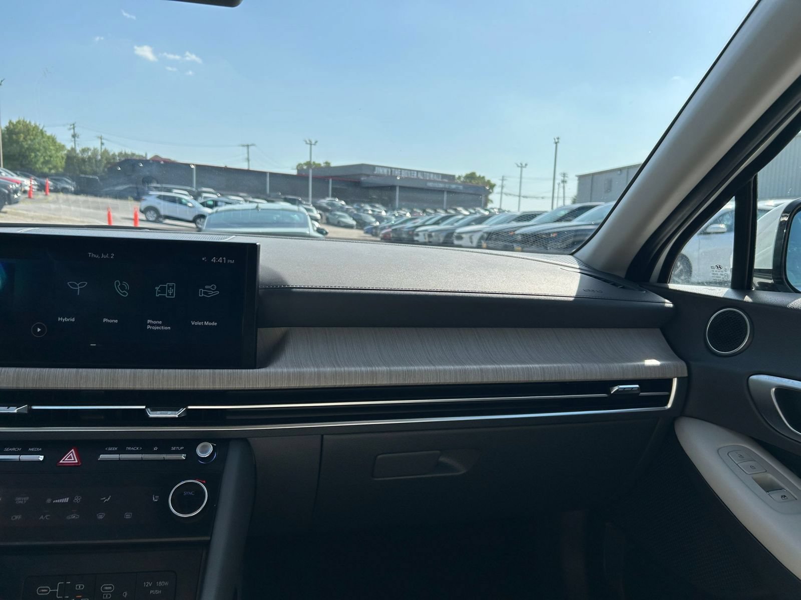 Used 2025 Hyundai Sonata SEL FWD image 30