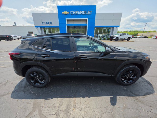 New 2026 Chevrolet Trax LT w/ Driver Confidence Package FWD image 6