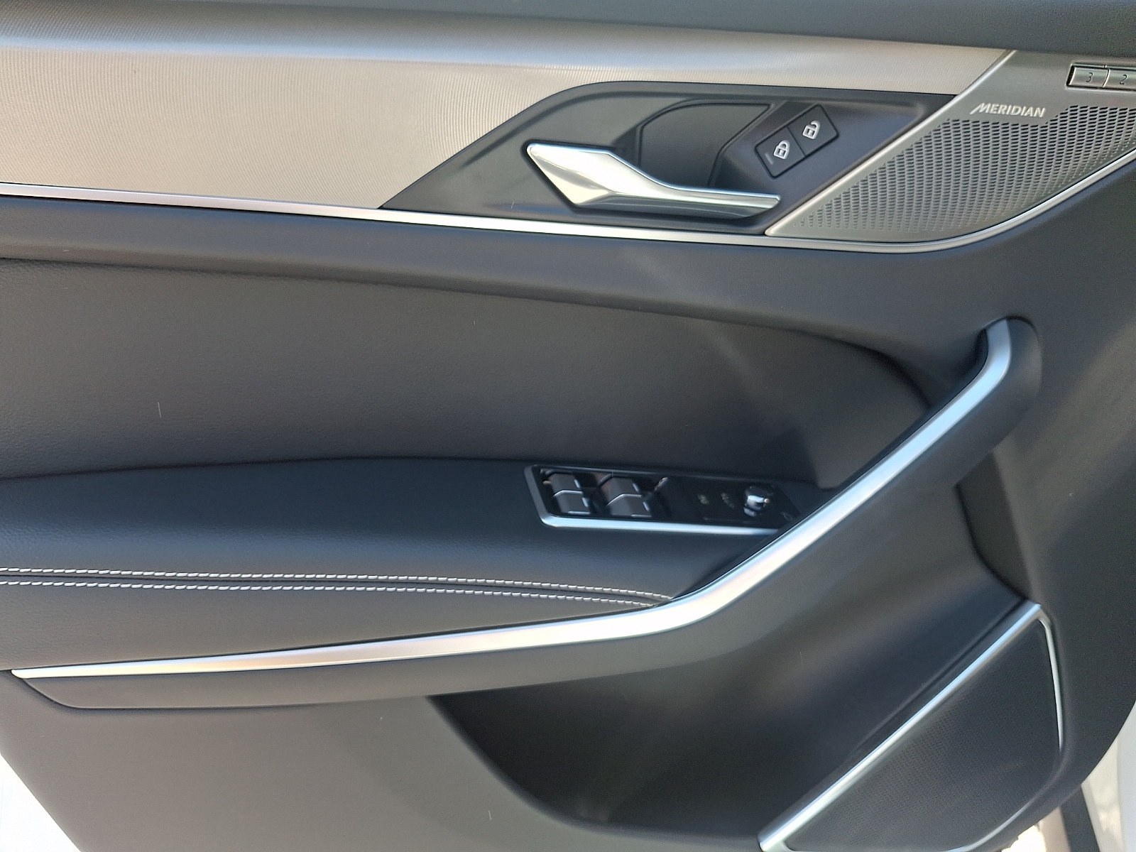 New 2026 Jaguar F-PACE R-Dynamic S AWD/4WD image 11