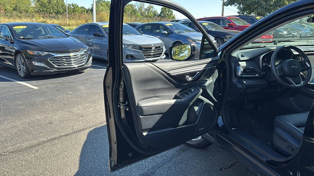 Used 2025 Subaru Outback Touring w/ Popular Package #2 image 11