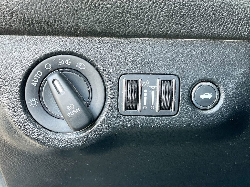 Used 2023 Dodge Challenger SXT w/ Blacktop Package image 10