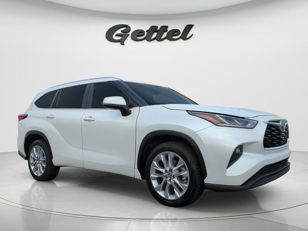 Used 2022 Toyota Highlander Limited image 10