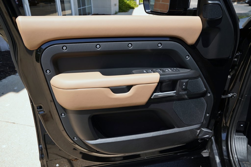 New 2026 Land Rover Defender 110 X AWD/4WD image 10