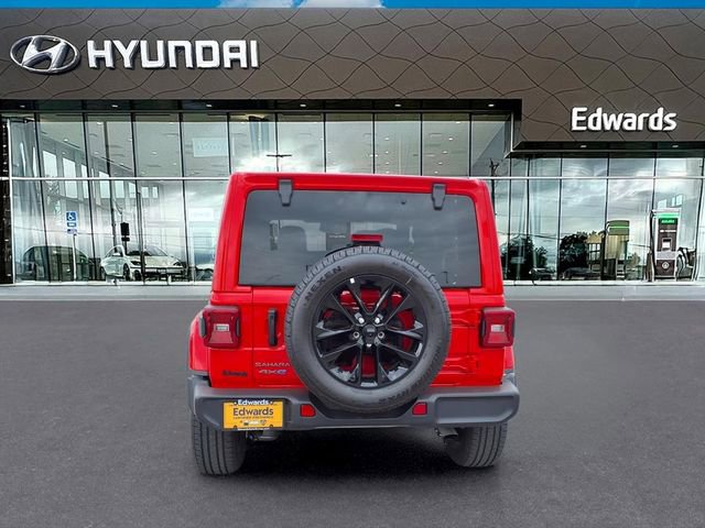 Used 2025 Jeep Wrangler Unlimited Sahara AWD/4WD image 6