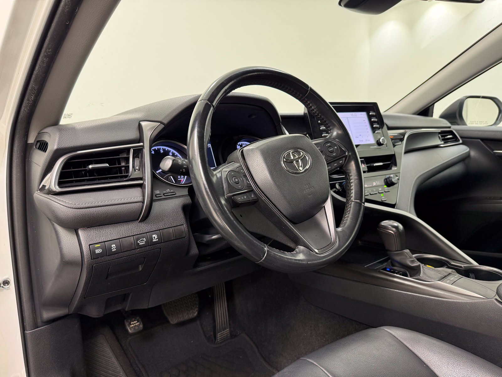 Used 2023 Toyota Camry SE FWD image 13