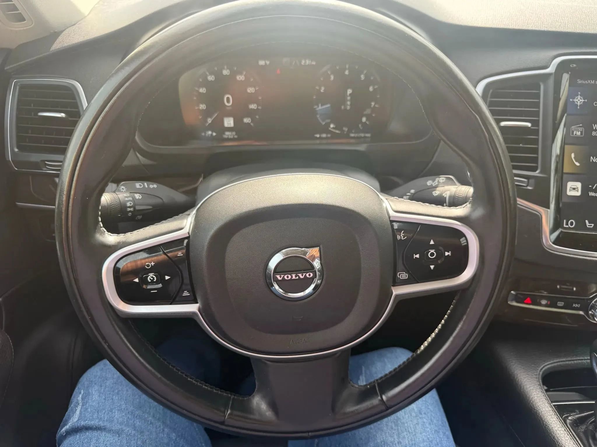 Used 2019 Volvo XC90 T6 Momentum w/ Protection Package Premier image 12