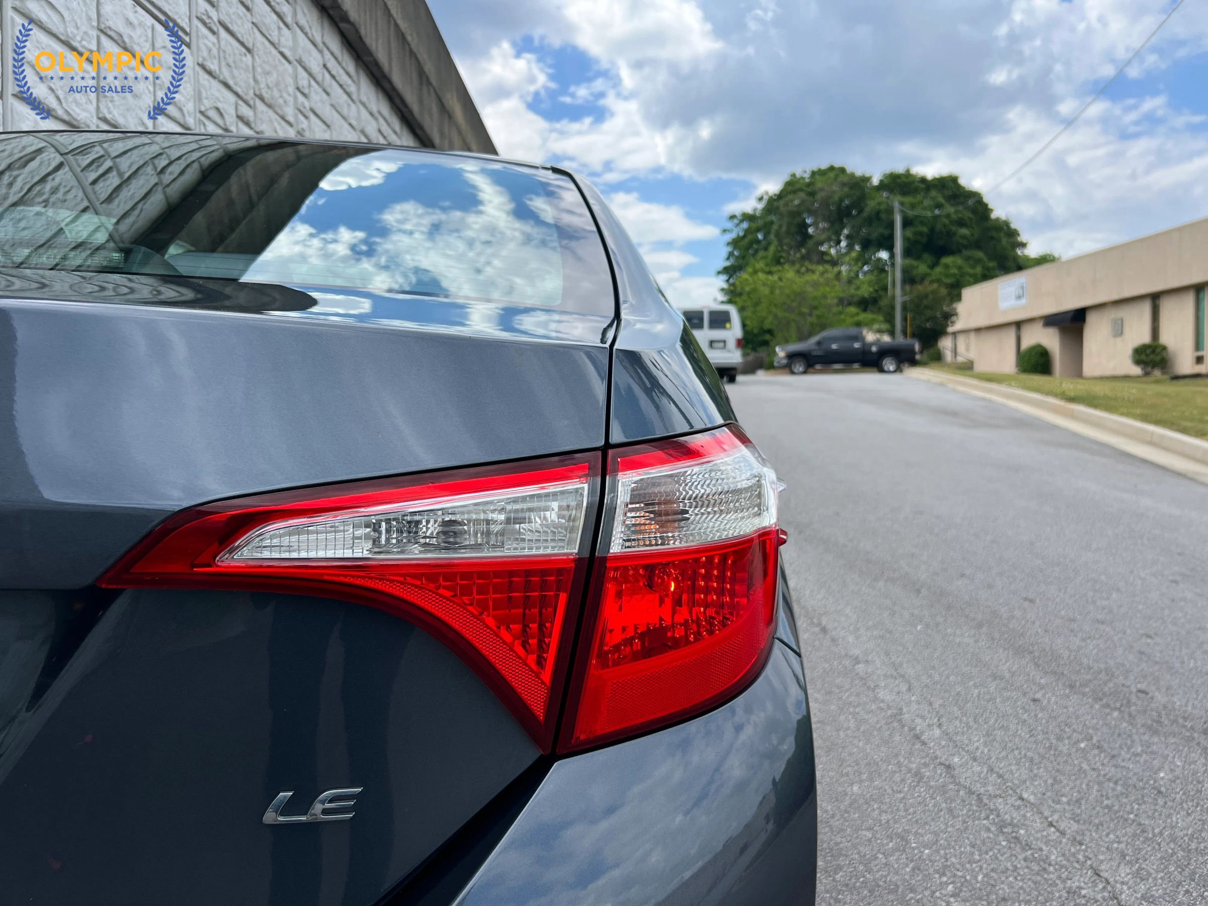 Used 2016 Toyota Corolla LE FWD image 17