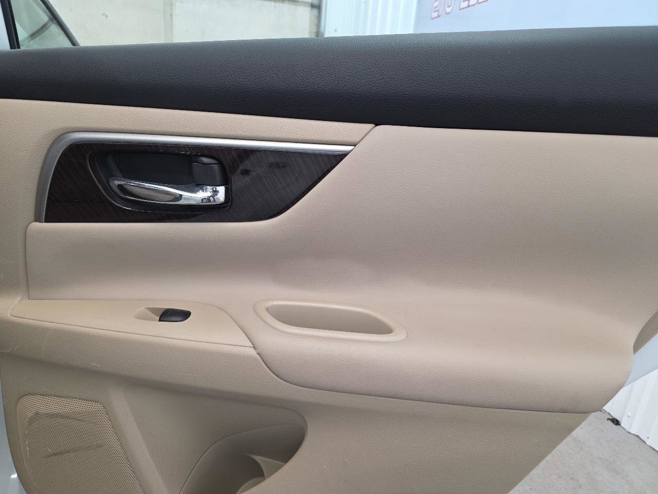 Used 2015 Nissan Altima 2.5 SL w/ Technology Package FWD image 39