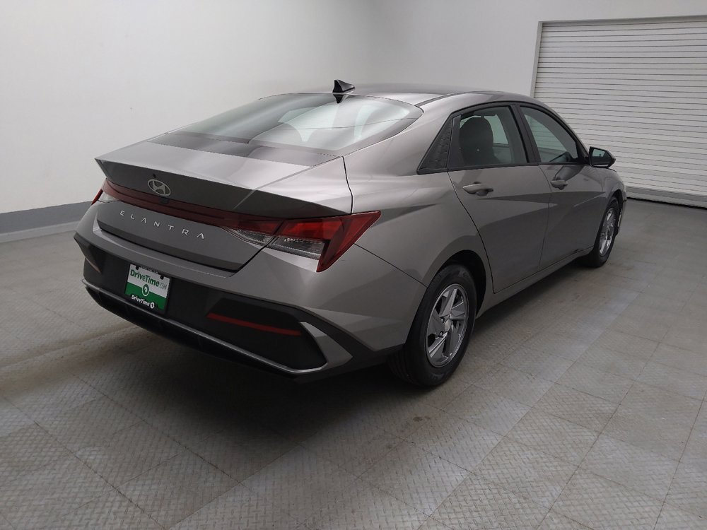 Used 2024 Hyundai Elantra SE image 9